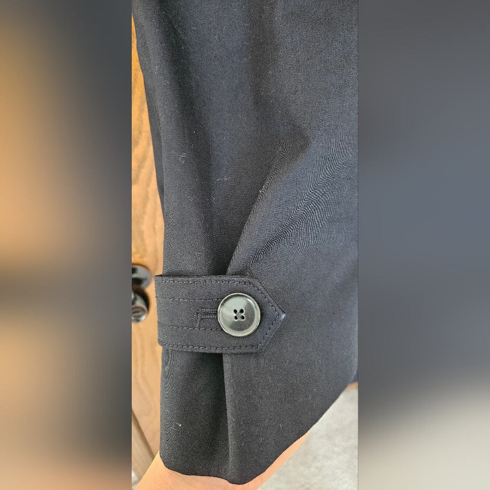 Banana Republic Timeless trench coat - Picture 10 of 15
